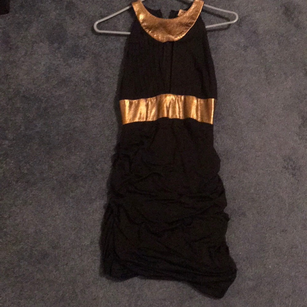 Tight fitting back dress